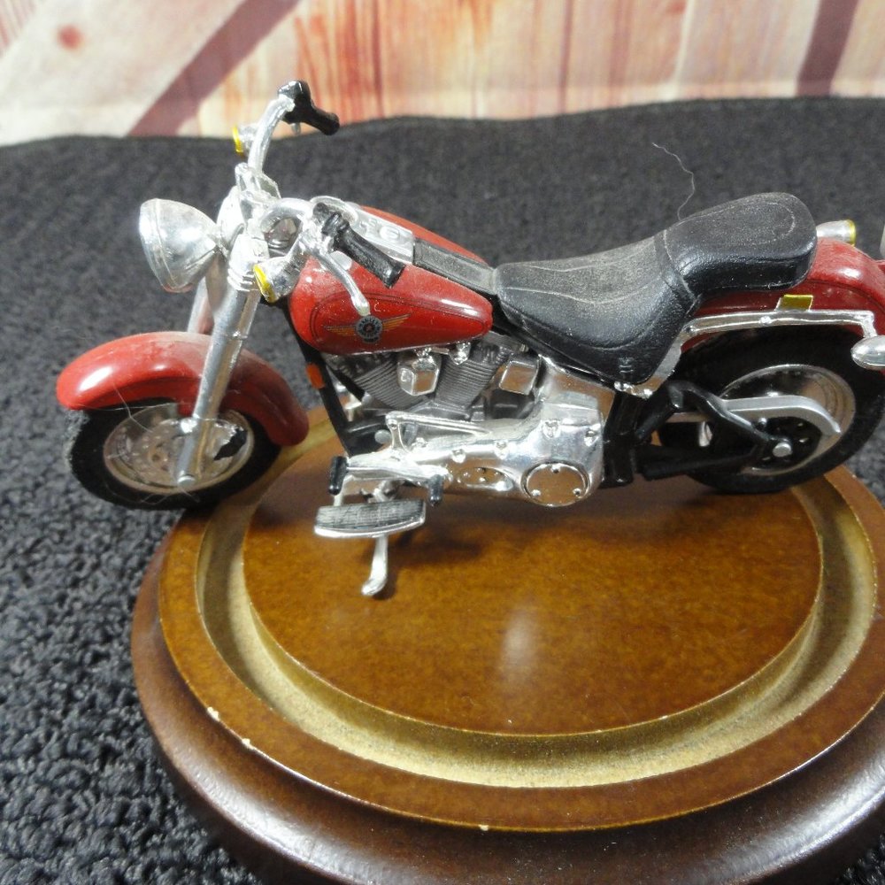 Maisto Harley Davidson Red Fat Boy 1:18 scale~Nice shape~Detailed~C below!